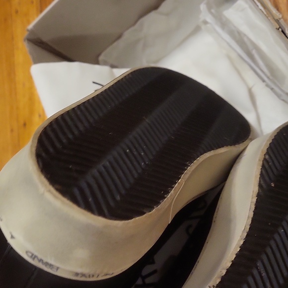 Black and Silver Star Sneakers - Picture 5 of 7